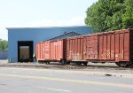 UT-1 conductor gets off to remove the derail.